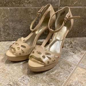 Anne Klein nude heels size 6.5